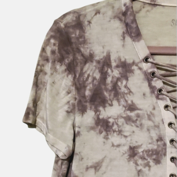 Soft & Sexy Purple tie dye tee shirt. Cute tie up front. - Picture 4 of 5